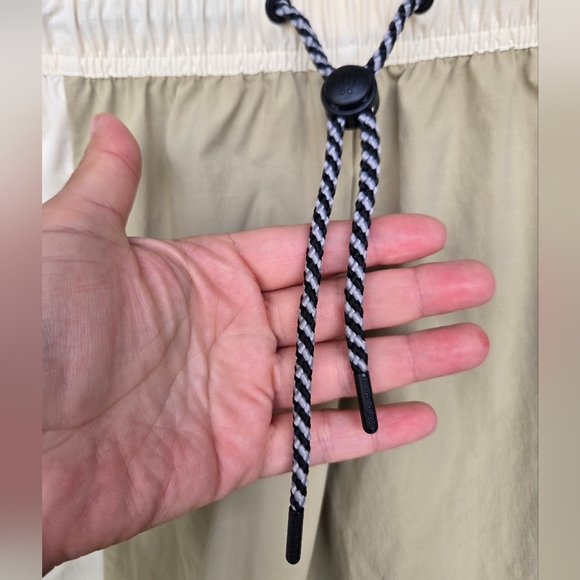 Bearded Goat Women's Summit shorts Khaki/black Drawstring Sz Large - Picture 8 of 13